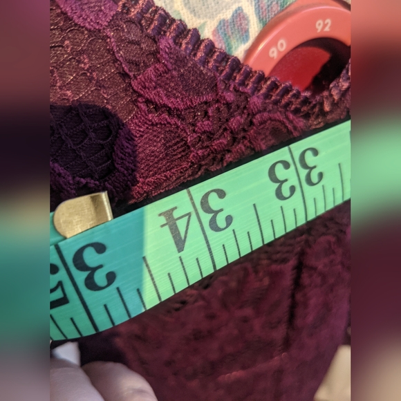 Burgundy lace dress size XS - Picture 5 of 10